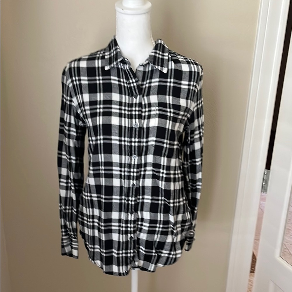 Gap Black and White Plaid Flannel Button-Up Shirt